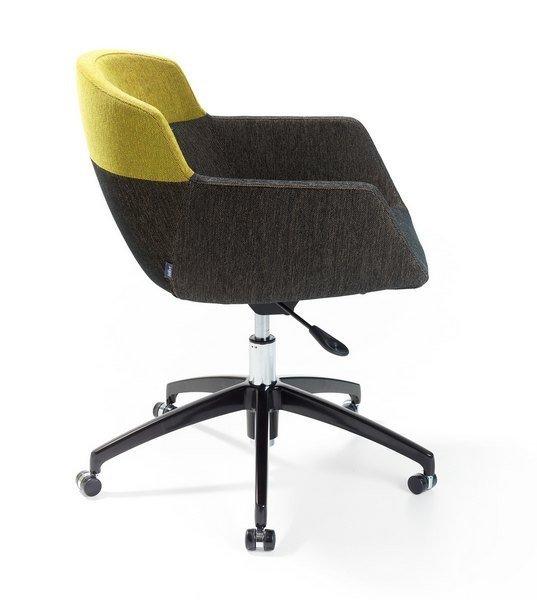 mood-active-caster-base-armchair-by-artifort-433132.jpg